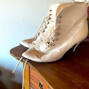 Old fashion booties leather ivory colored size 7 1/2 medium gently worn